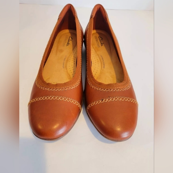 New Clarks Women's colecion Brown Leather Flats - Picture 3 of 8